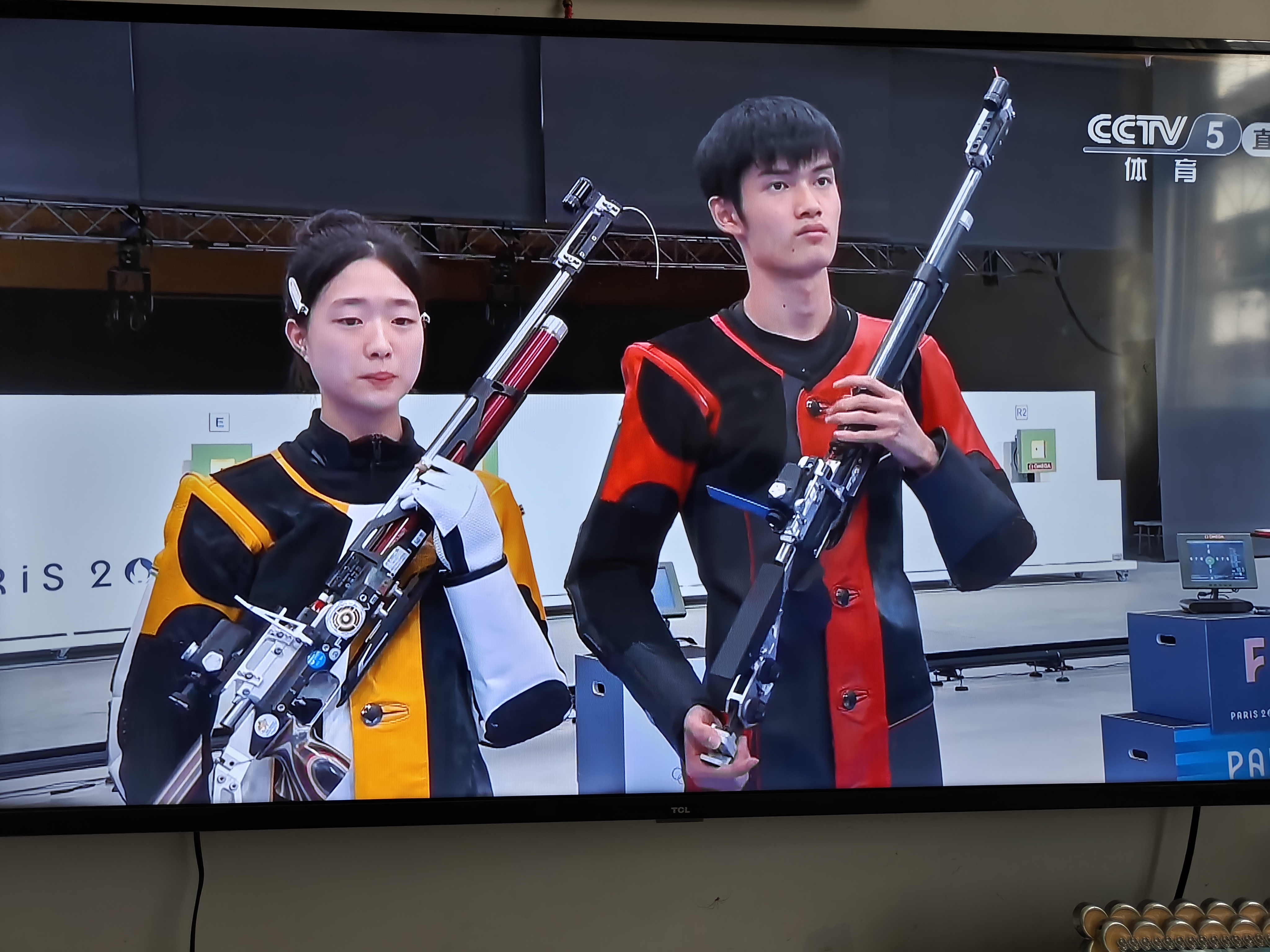 射击选手技压四方，稳扎金牌
